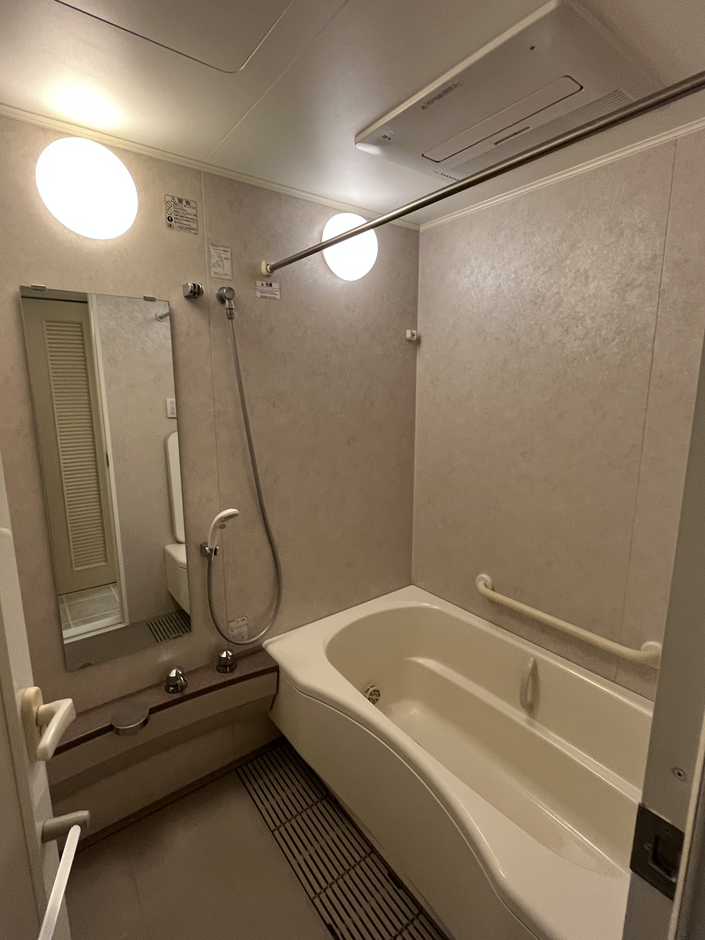 シャワールーム